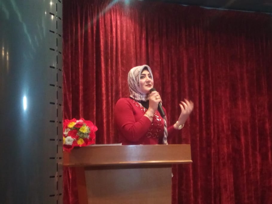 نهلة مقلد تحتفل بمولودها الشعري الثالث "عبق الحب" بدار الأوبرا