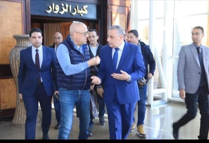 وزير الإسكان وقائد الجيش الثالث الميداني بسوهاج 