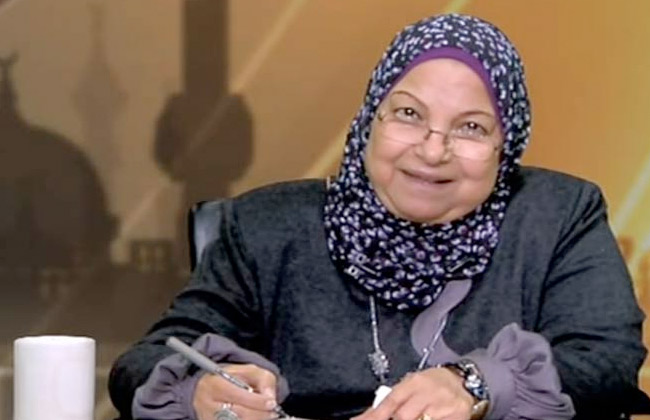 سعاد صالح: تحريم مشاركة المسلمين والمسيحين فى أعيادهم تثير الفتن