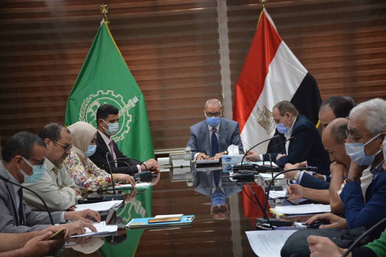 محافظ القليوبية يعقد إجتماعاً تنسيقياً للبدء في إنشاء أسواق حضاريه بقرى مركز شبين القناطر