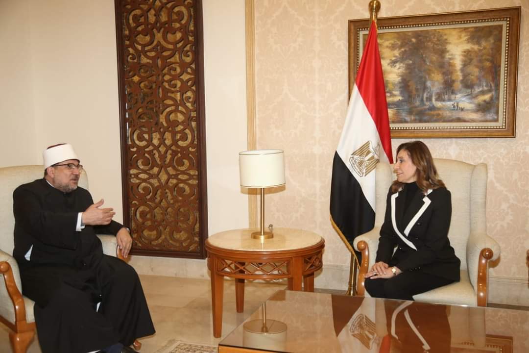 وزارتي الثقافة والأوقاف تحتفيان بإصدار ٢٠٠ عنوان من سلسلة "رؤية" بمعرض الكتاب