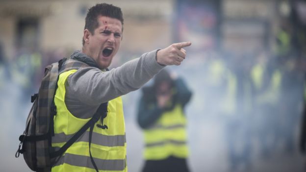 عودة العنف إلى احتجاجات السترات الصفراء في فرنسا