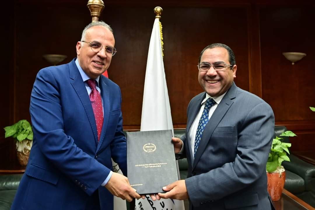 سويلم يتسلم من الشيخ نتيجة شغل (٢٤٠) وظيفة مهندس بالوزارة