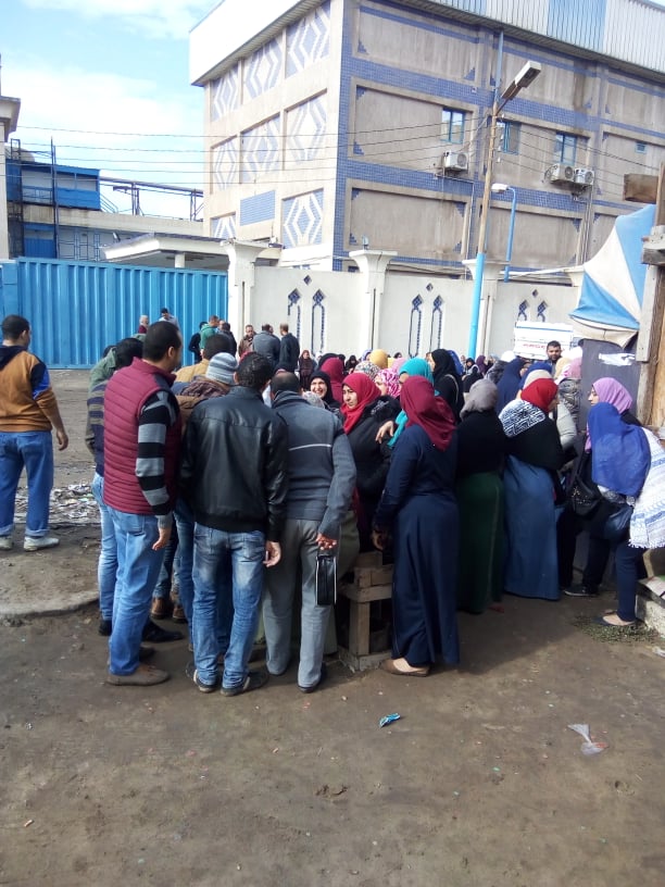 بعد تأخر مستحقاتهم المالية ورواتبهم الشهرية وقفة احتجاجية لعمال شركة سيجما للأدوية (صور) (فيديو)