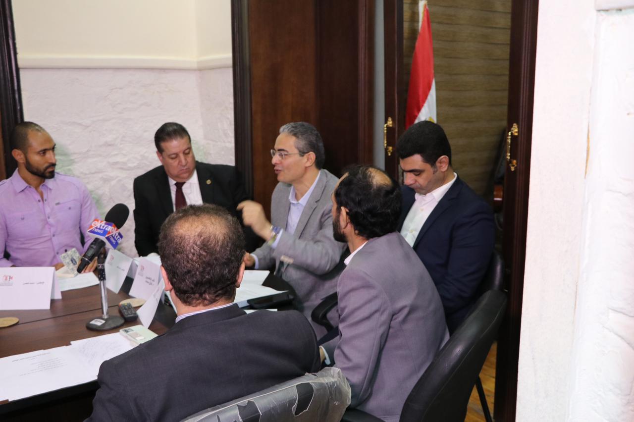 الإعلاميين : عقدنا الحلقة النقاشية الأولي بشأن الحوار الوطني .