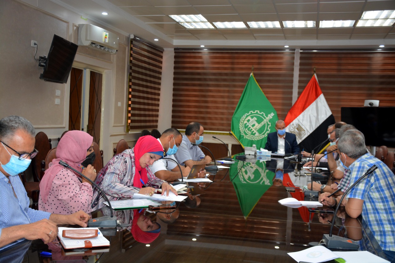 بحضور الاجهزة التنفيذية... محافظ القليوبية يوجه بدفع الاعمال بمشروعات مدينة بنها