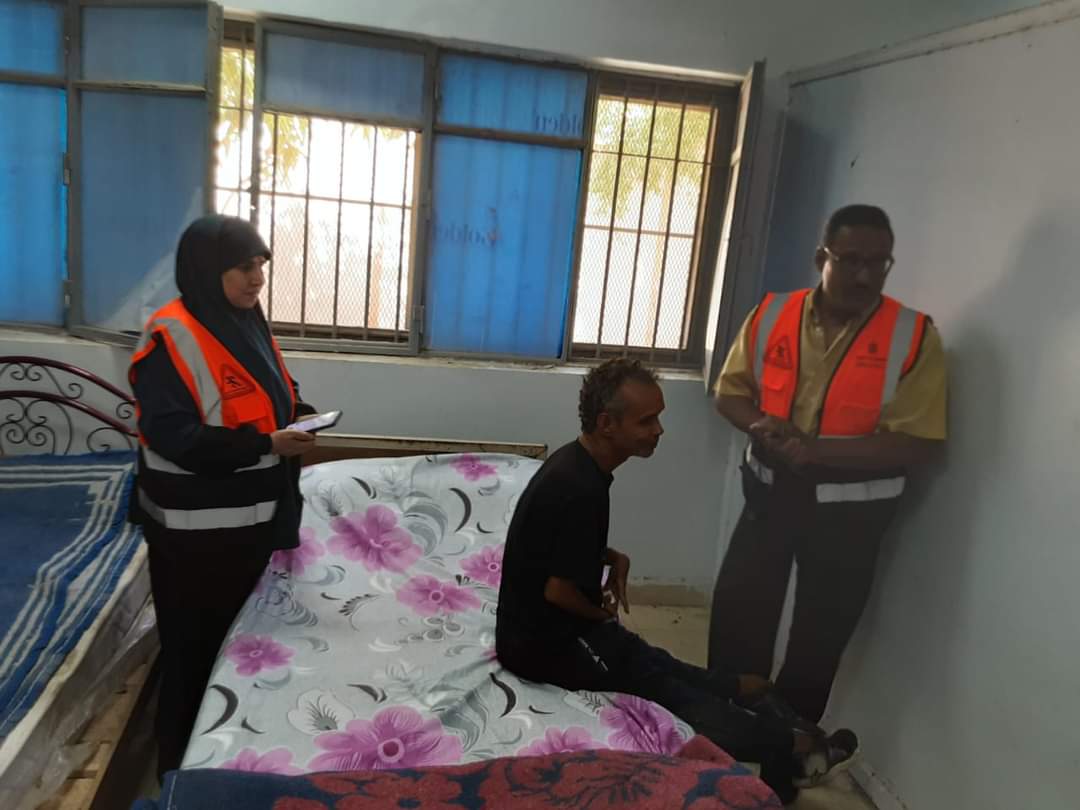 في لفتة انسانية محافظ أسيوط يقدم المساعدة لشخصين بلا مأوي وايداعهما بدار رعاية اجتماعية 