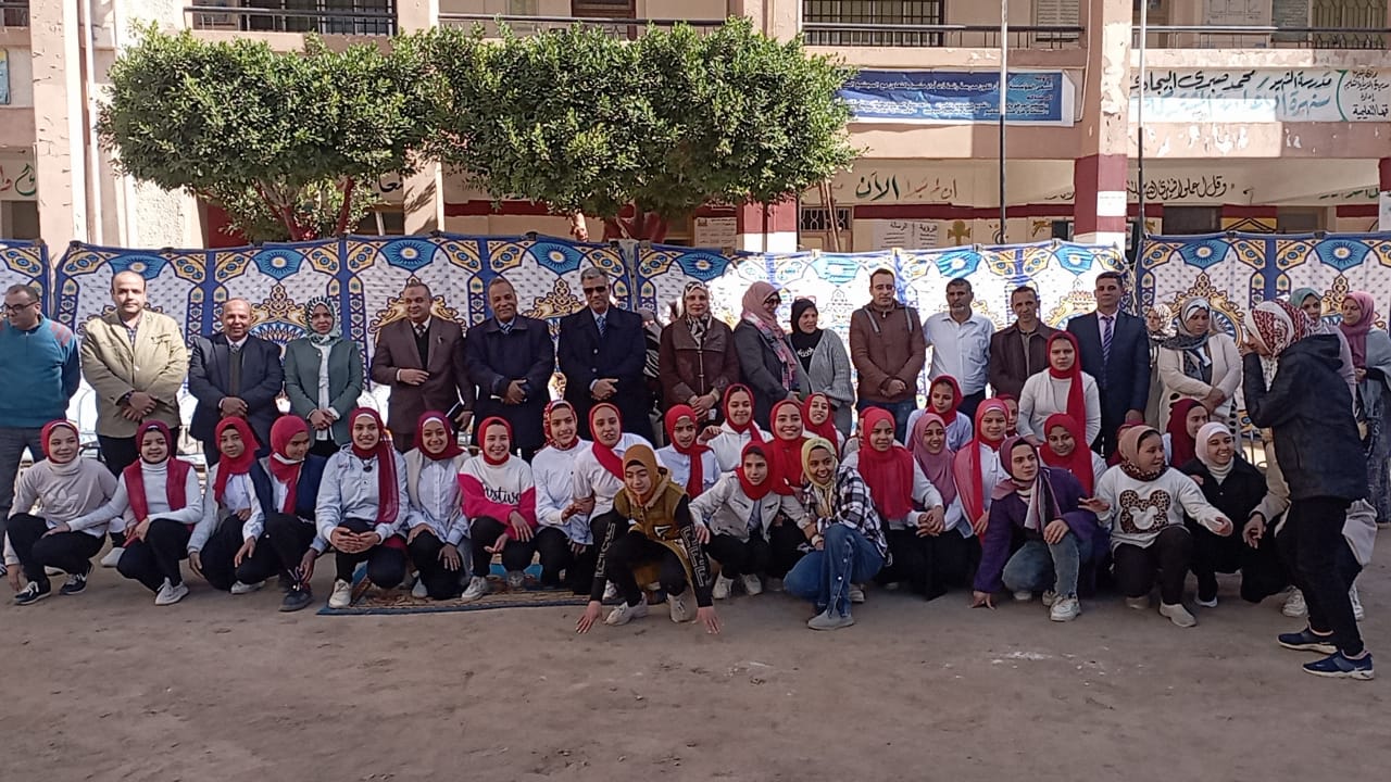 بدأ فعاليات أنشطة نصف العام فى القليوبية برعاية  رئيس الجمهورية ووزير التربية والتعليم