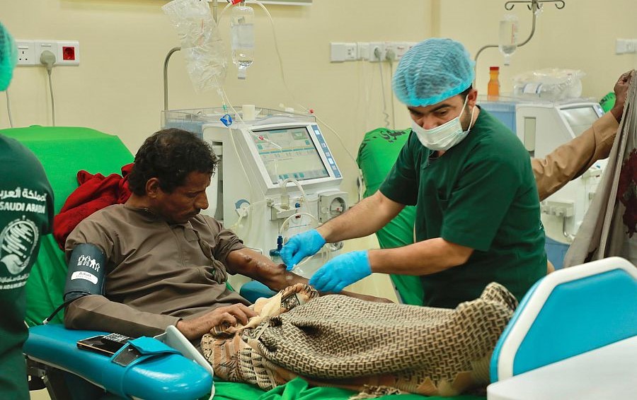 سلمان للإغاثة يدعم مركزين للغسيل الكلوي ولمكافحة الأمراض الوبائية باليمن