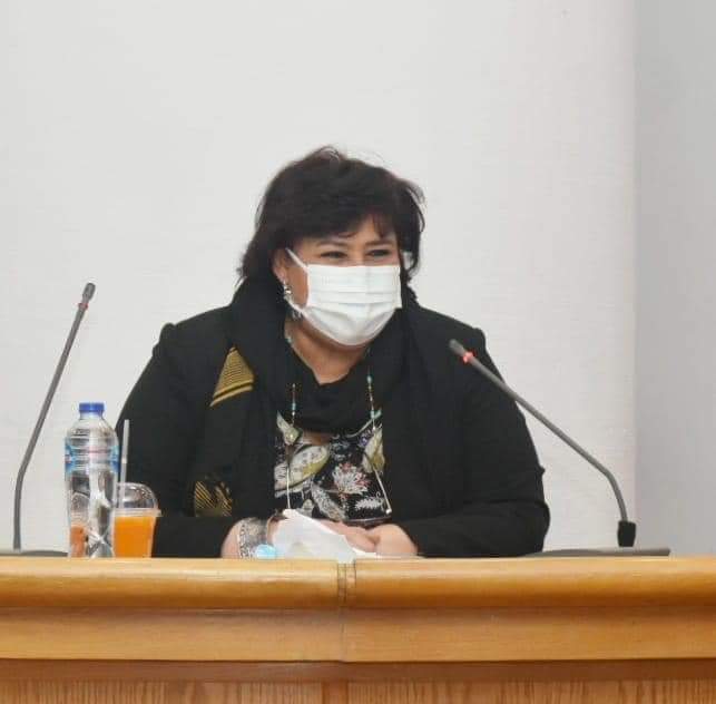 وزيرة الثقافة تجتمع باعضاء الجمعية العمومية غير العادية للشركة القابضة للاستثمار في الصناعات الثقافية والسينمائية 