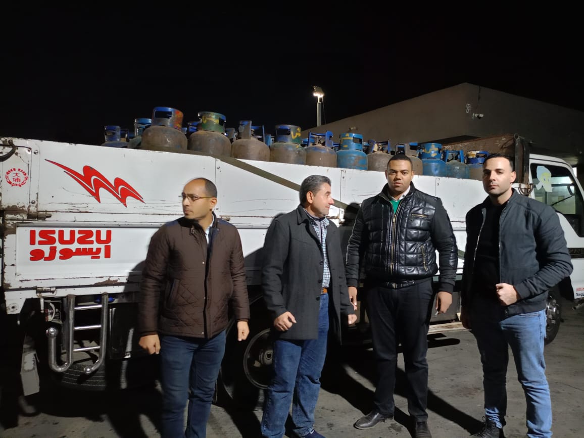 ضبط سيارة نقل محملة بـ100 أسطوانة غاز لبيعها لإحدى مصانع الطوب بالبحيرة