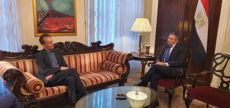 سفارة مصر في لندن تنجح في استرداد ثلاث قطع أثرية مصرية تم خروجها من مصر بطريقة غير شرعية