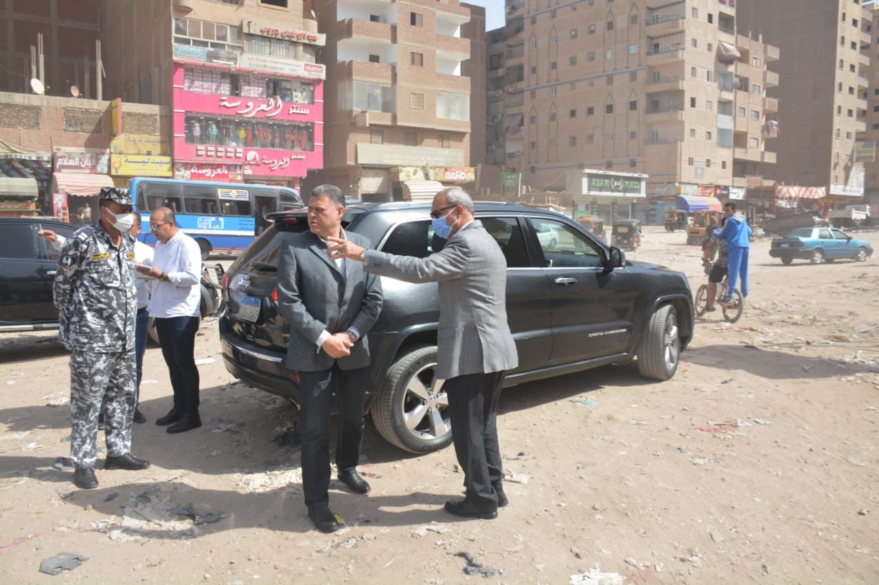 بدعم من ١٠مُدن...محافظ القليوبية يُتابع ميدانياً  سير أعمال الحملة المكبرة لإزالة الإشغالات ورفع تراكمات القمامة بمدينة شبرا الخيمه