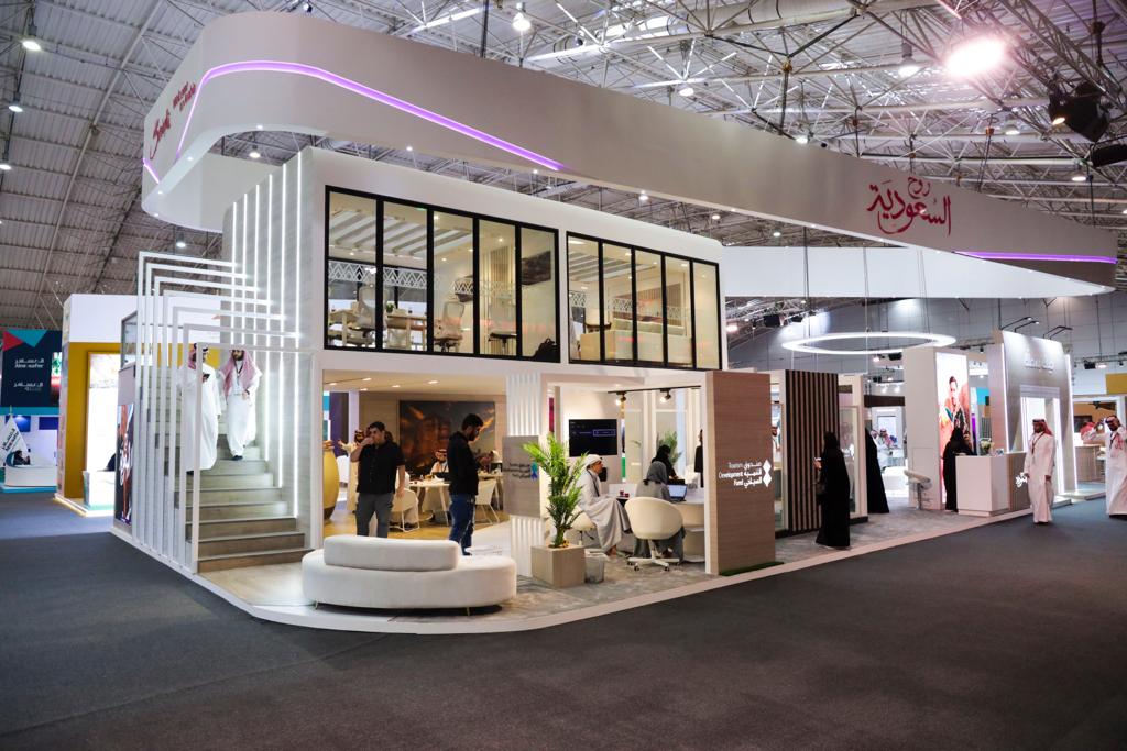 اختتام أعمال ملتقى السياحة السعودي..25 جلسة وورشة عمل وتوقيع أكثر من 35 اتفاقية في 3 أيام