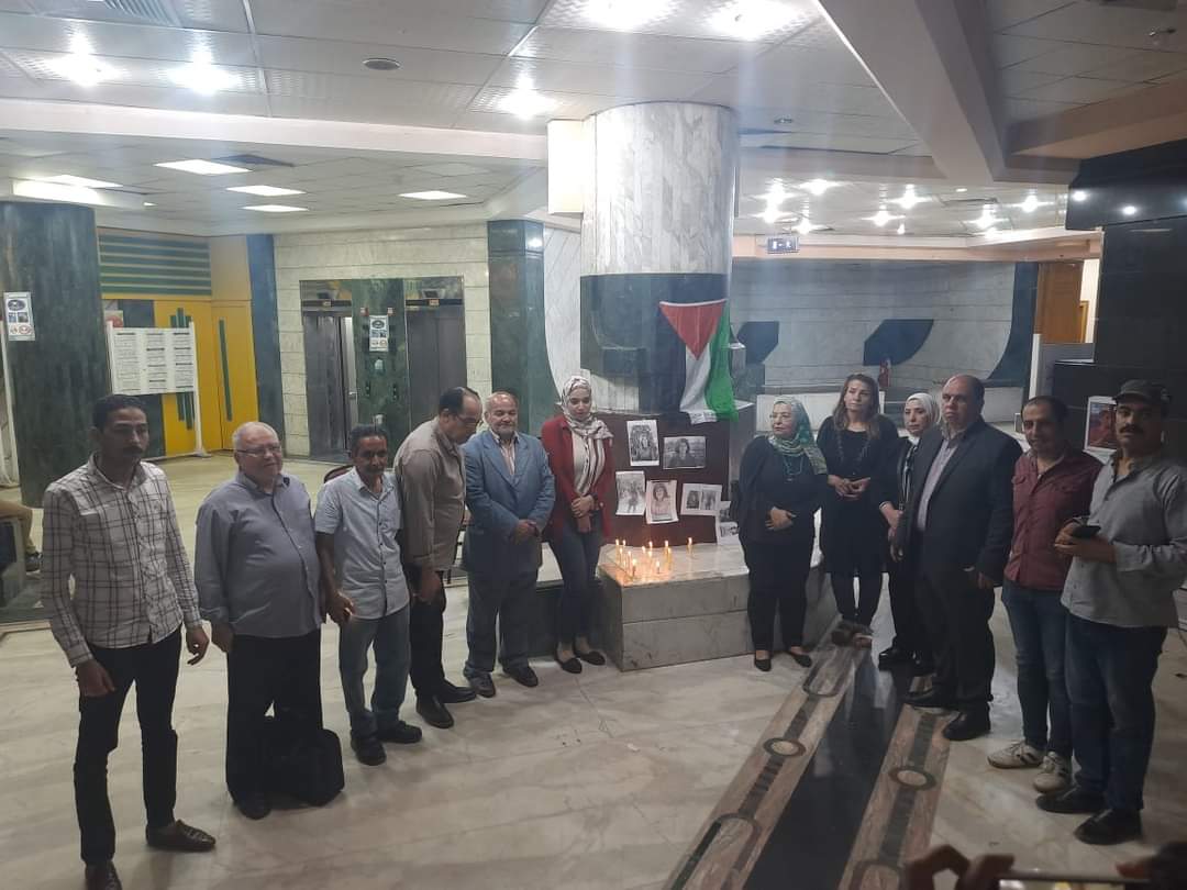 بالصور: وقفة بالشموع بنقابة الصحفيين لتأبين الشهيدة شيرين أبو عاقلة