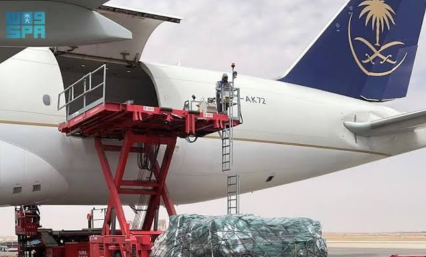 مغادرة الطائرة الإغاثية الثامنة عشرة ضمن الجسر الجوي السعودي لمساعدة ضحايا الزلزال في تركيا