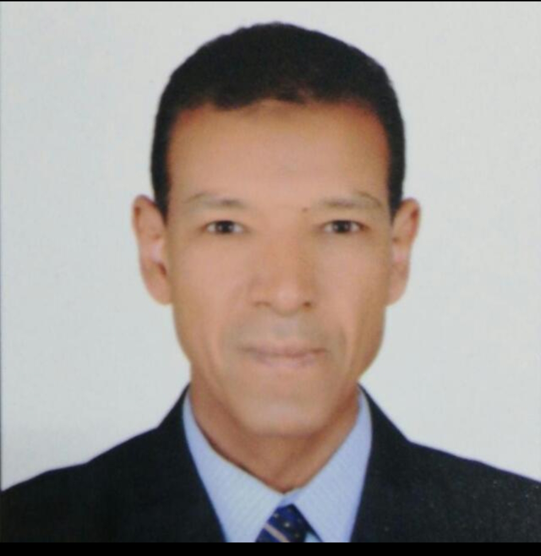 شاهد بالفيديو: أروع إلقاء لقصيدة شاعر العربية المتنبي