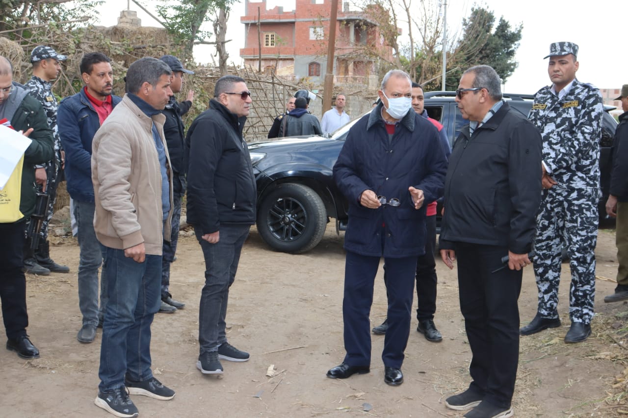 محافظ القليوبية يشهد إزالة ٧ مخالفات على مساحة ٩٠٠ م2 