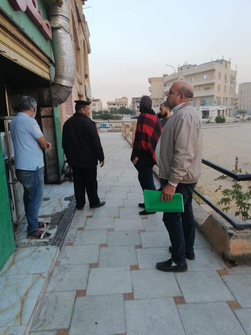 بالصور ... تشكيل حملة مكبرة للتفتيش علي بعض المنشاءات التجاريه بمدينة العبور