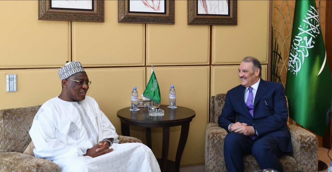 سفير المملكة لدى مصر يستقبل نظيره الكاميروني