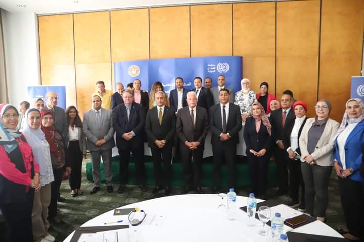 خلال افتتاح دورة تدريبية لمحرري العمل بشرم الشيخ بحضور "المحافظ" ومدير "العمل الدولية":