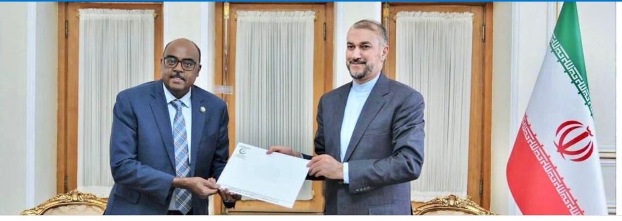 وزير الخارجية الإيراني يستقبل المبعوث الخاص للتعاون الإسلامى إلى أفغانستان 