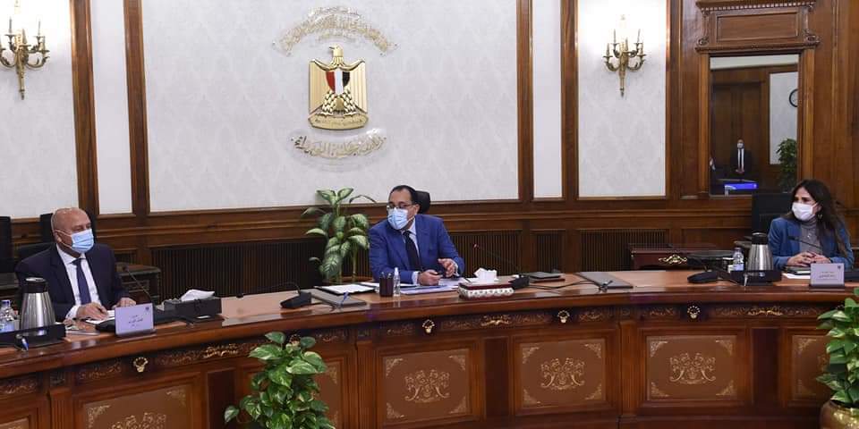 رئيس الوزراء يتابع مع وزير النقل عدداً من مشروعات الوزارة  لتيسير حياة المواطنين وتهيئة البنية الأساسية