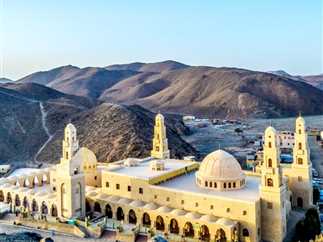 موعد الاحتفال بمولد «أبوالحسن الشاذلى  الطرق الصوفية» أقرت الاحتفال في آخر جمعة من شوال بدلًا من العشر الأوائل من ذي الحجة