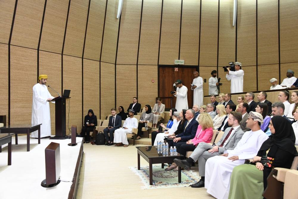 بحث الفرص الاستثمارية في "المنتدى العُماني الليتواني"