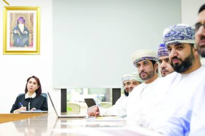 سلطنة عُمان تبحث تنفيذ أنشطة ودراسات للتكيف مع التغير المناخي