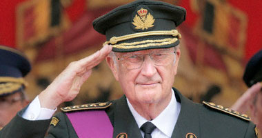 "أزمة نسب".. فنانة بلجيكية تطارد ملك بلجيكا السابق وتطالبه بالاعتراف بنسبها