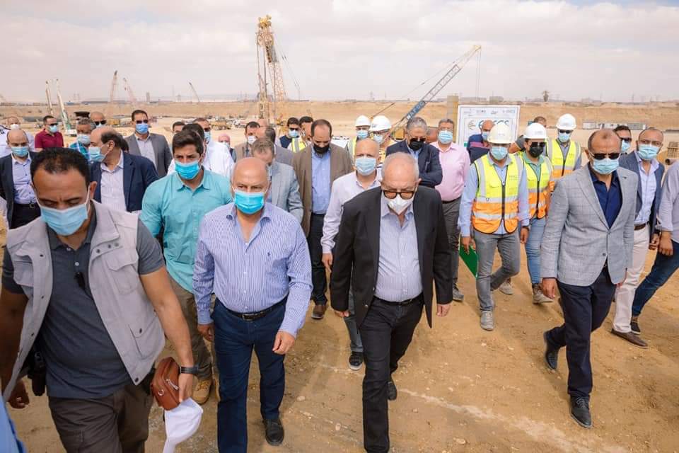 وزير النقل يتفقد مواقع العمل في مشروع استكمال أعمال تطوير ميناء العين السخنة