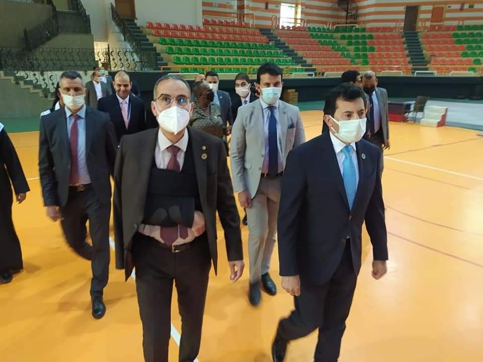 أشرف صبحي يصطحب وزراء الشباب الأفارقة والعرب في جولة بمدينة الشباب والرياضة بشرم الشيخ