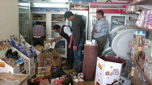 بالصور: شرطة التموين والتجارة الداخلية في حملة تطهير للأسواق