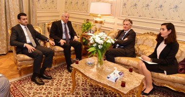 رئيس لجنة العلاقات الخارجية بالبرلمان يستقبل السفير البريطانى