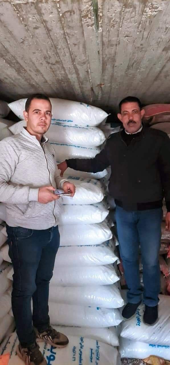 ضبط مدعم ٦ طن سماد مدعم محظور بيعه خارج منافذ وزارة الزراعة بشبراخيت    