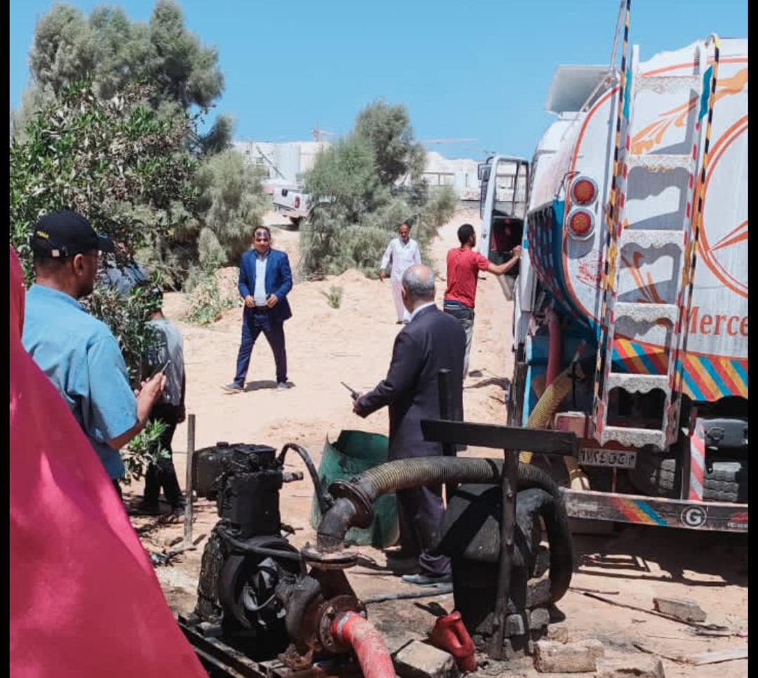 المياه الجوفيه تزيل بئر مخالف بمدينه العلمين وتصادر المعدات المضبوطه