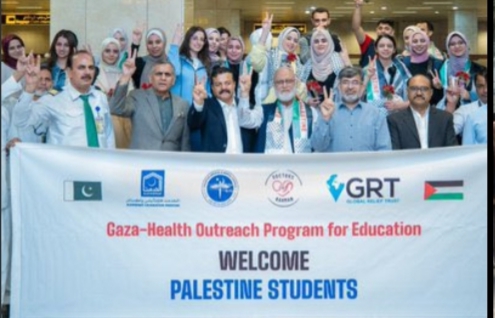 رئيس وزراء باكستان يرحب بوصول الدفعة الأولى من الطلاب الفلسطينيين عبر وسائل التواصل الاجتماعي  