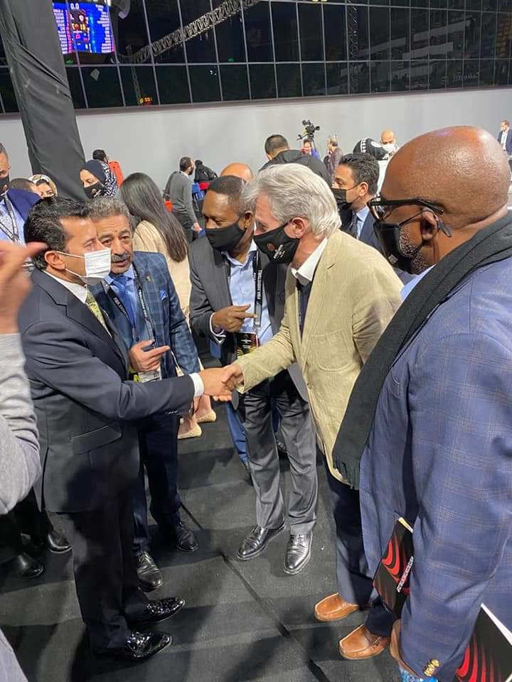 وزير الرياضة يلتقي رئيسي الإتحادين الدولي والأفريقي لكرة السلة