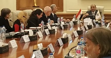 التنمية المحلية: ندرس الاستعانة بمكاتب استشارية متخصصة فى استخراج رخص البناء