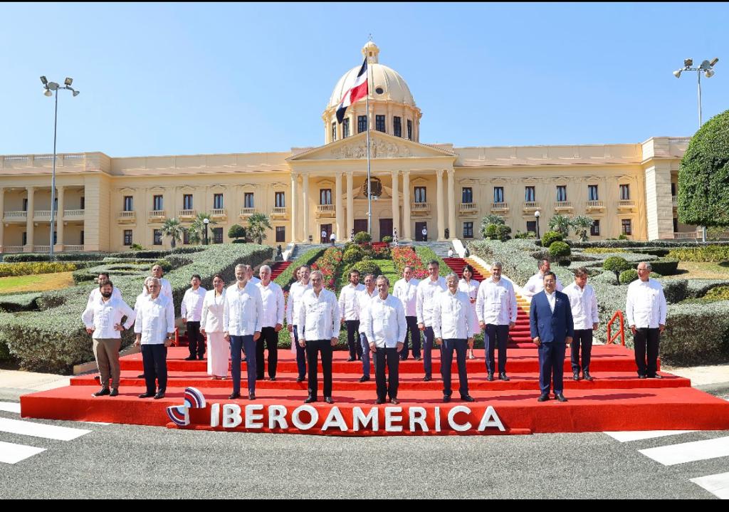 القمة الأيبيروأمريكية ترسخ الحقوق الرقمية والبيئة والأمن الغذائى