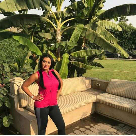 سيدات مصر بالخارج.. ظهور رانيا يوسف إساءة للمرأة