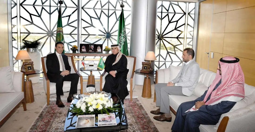 مندوب المملكة الدائم لدى جامعة الدول العربية يلتقي نظيره الكويتي