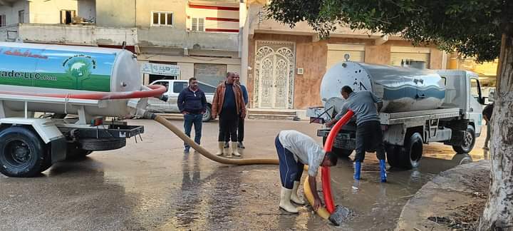 لليوم الثانى على التوالى رفع تراكمات مياة الأمطار بشوارع وميادين البحيرة