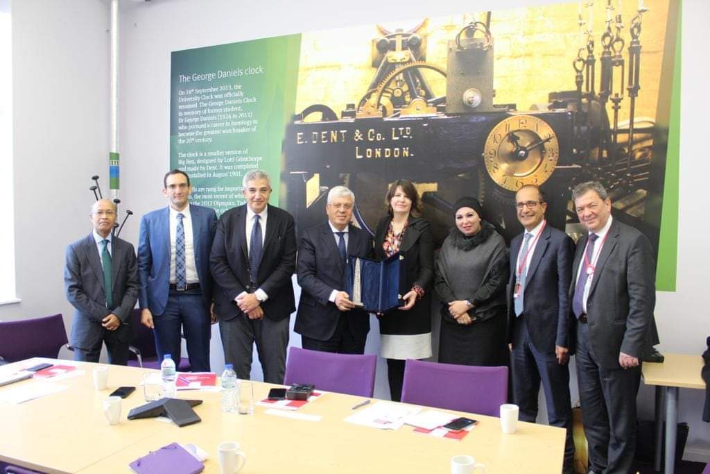 وزير التعليم العالي يزور جامعة سيتي لندن 