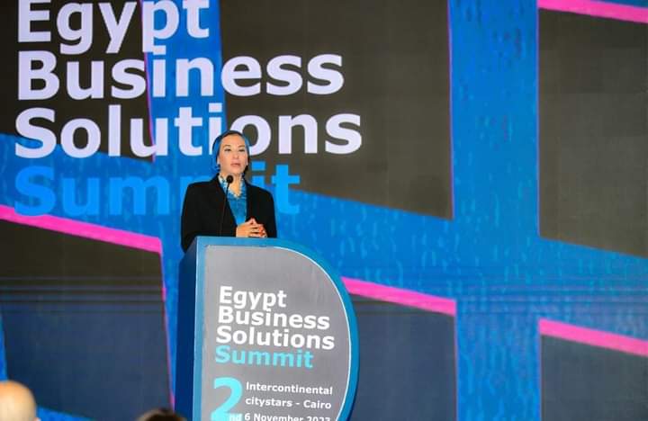 وزيرة البيئة تشارك في النسخة الثانية لقمة حلول الأعمال "سد الفجوة"