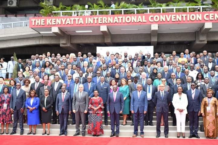 سويلم يعود الى أرض الوطن بعد المشاركة فى "قمة المناخ الإفريقية