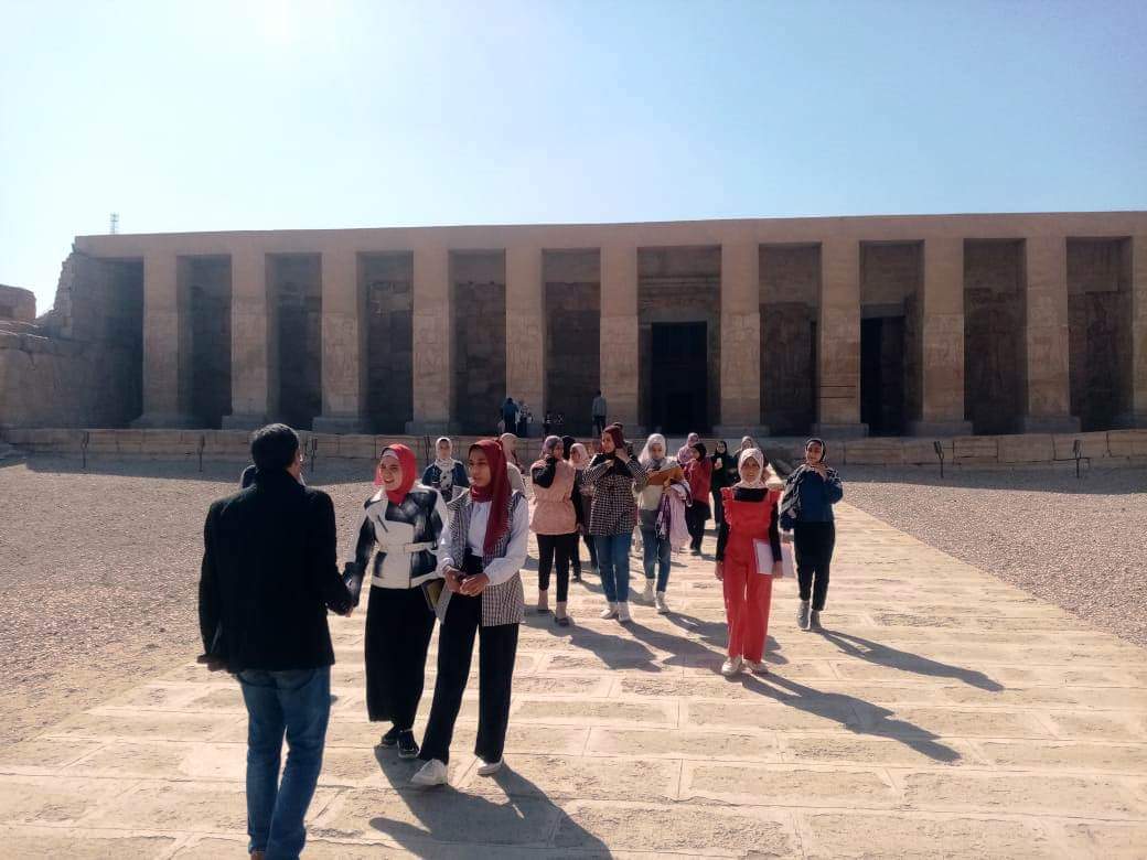 تنظيم رحلات التوعية السياحية لطلاب المدارس بسوهاج 