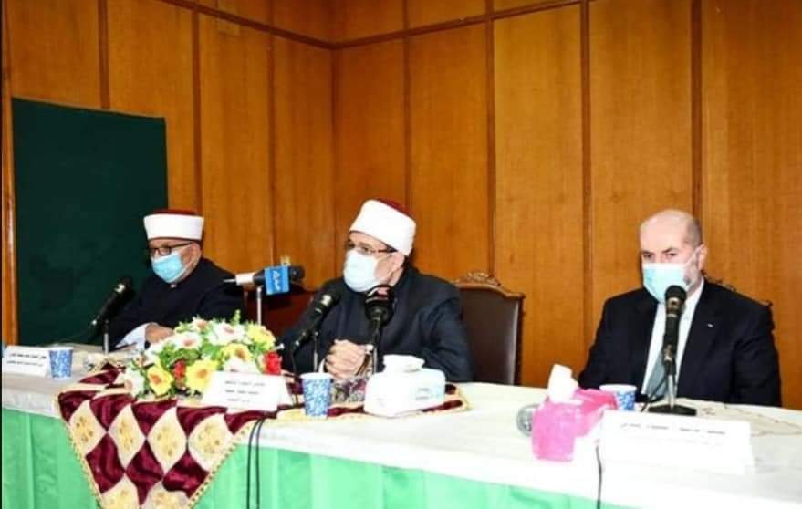 وزير الأوقاف يكرم وزير الأوقاف والشئون الدينية الفلسطيني بحفل ختام أعمال الدورة التدريبية المشتركة لأئمة مصر وفلسطين