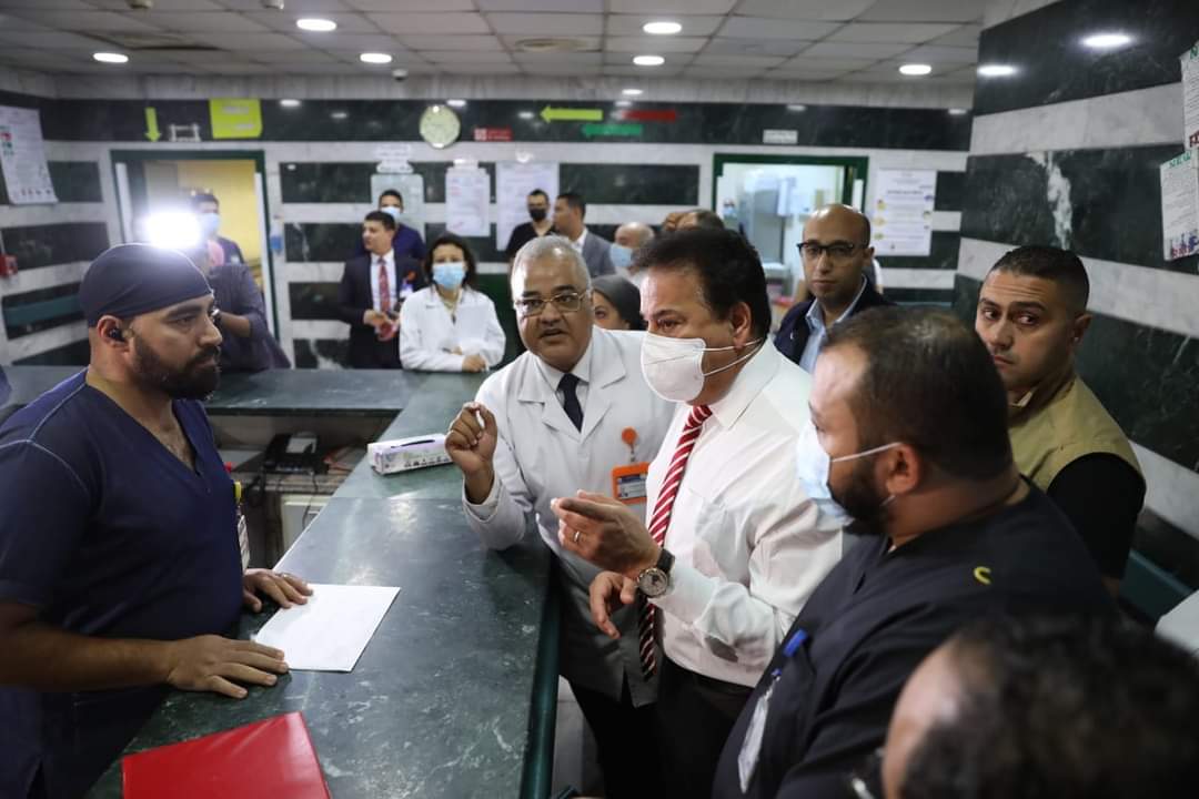 وزير الصحة يتفقد مستشفى البنك الأهلي.. ويؤكد: صرح مهم لاستقبال حالات حوادث الطرق